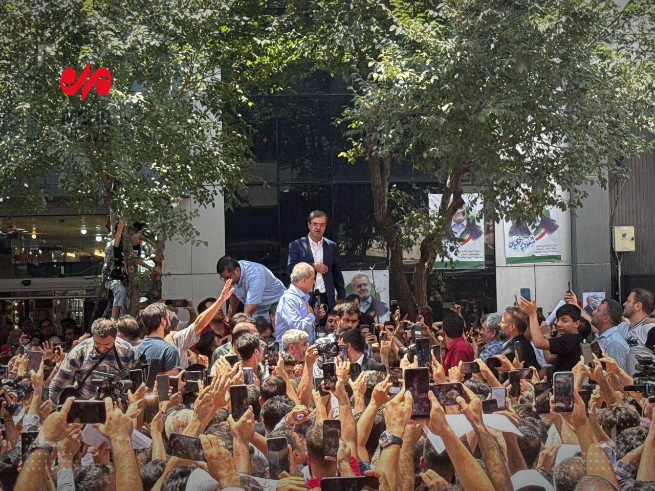 مسعود پزشکیان بازار تهران را بهم ریخت /با زندگی در یک قفس نمیتوان مشکلات را حل کرد +تصاویر