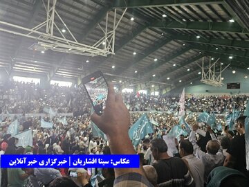 استقبال باورنکردنی ارومیه‌ای‌ها از پزشکیان / پیام مهمی آذربایجانی‌ها به انتخابات
