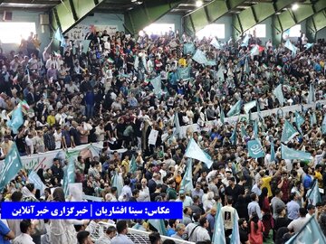 استقبال باورنکردنی ارومیه‌ای‌ها از پزشکیان / پیام مهمی آذربایجانی‌ها به انتخابات