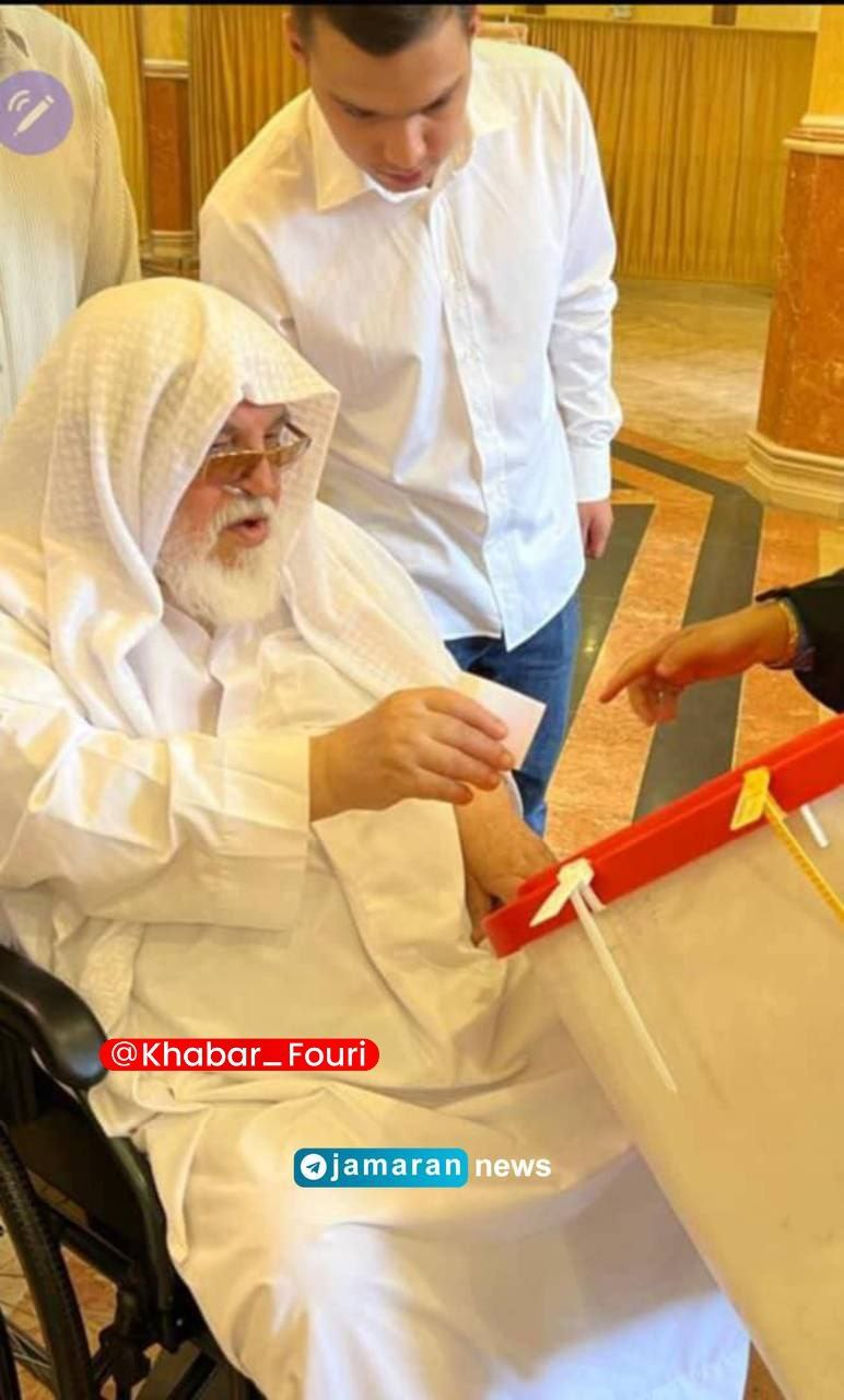 علی اکبر ولایتی و آیت الله امام جمارانی رأی خود را به صندوق انداختند +تصاویر