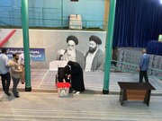 ببینید | حضور عفت مرعشی همسر مرحوم آیت الله هاشمی رفسنجانی و فاطمه هاشمی رفسنجانی در حسینیه جماران