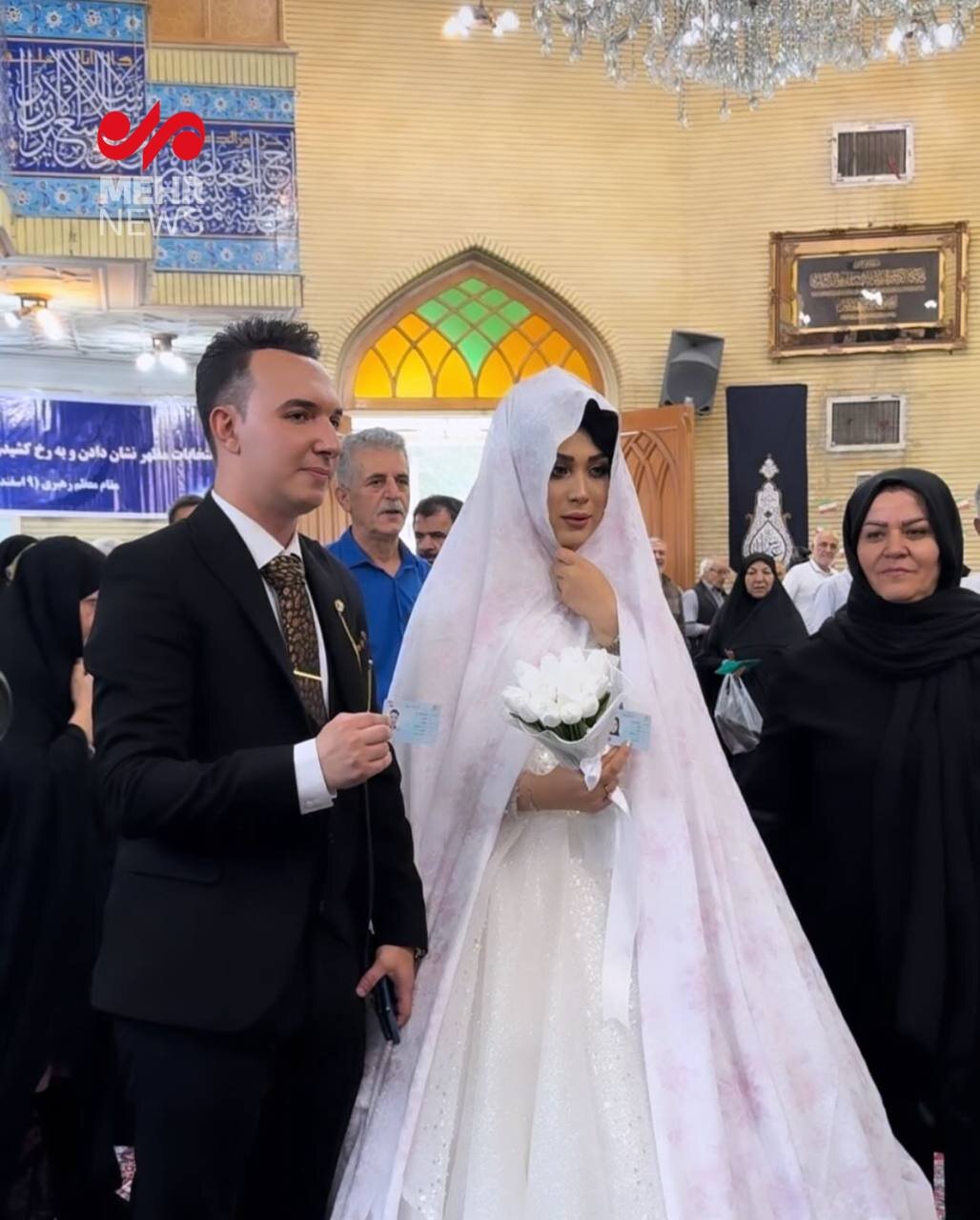 عکسی از زن ۱۲۴ ساله پای صندوق رأی /این پسر با لباس مناظرات انتخاباتی آمد /اخلالگران بازداشت شدند /حواشی انتخابات ۱۵ تیرماه