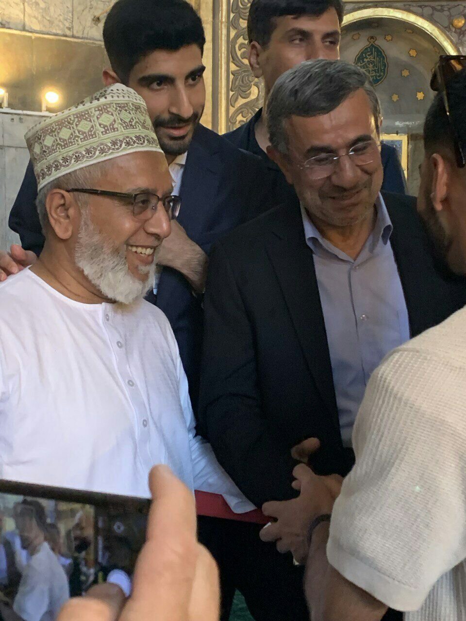 حضور محمود احمدی نژاد در ایاصوفیه استانبول در روز رأی گیری در ایران+ تصاویر