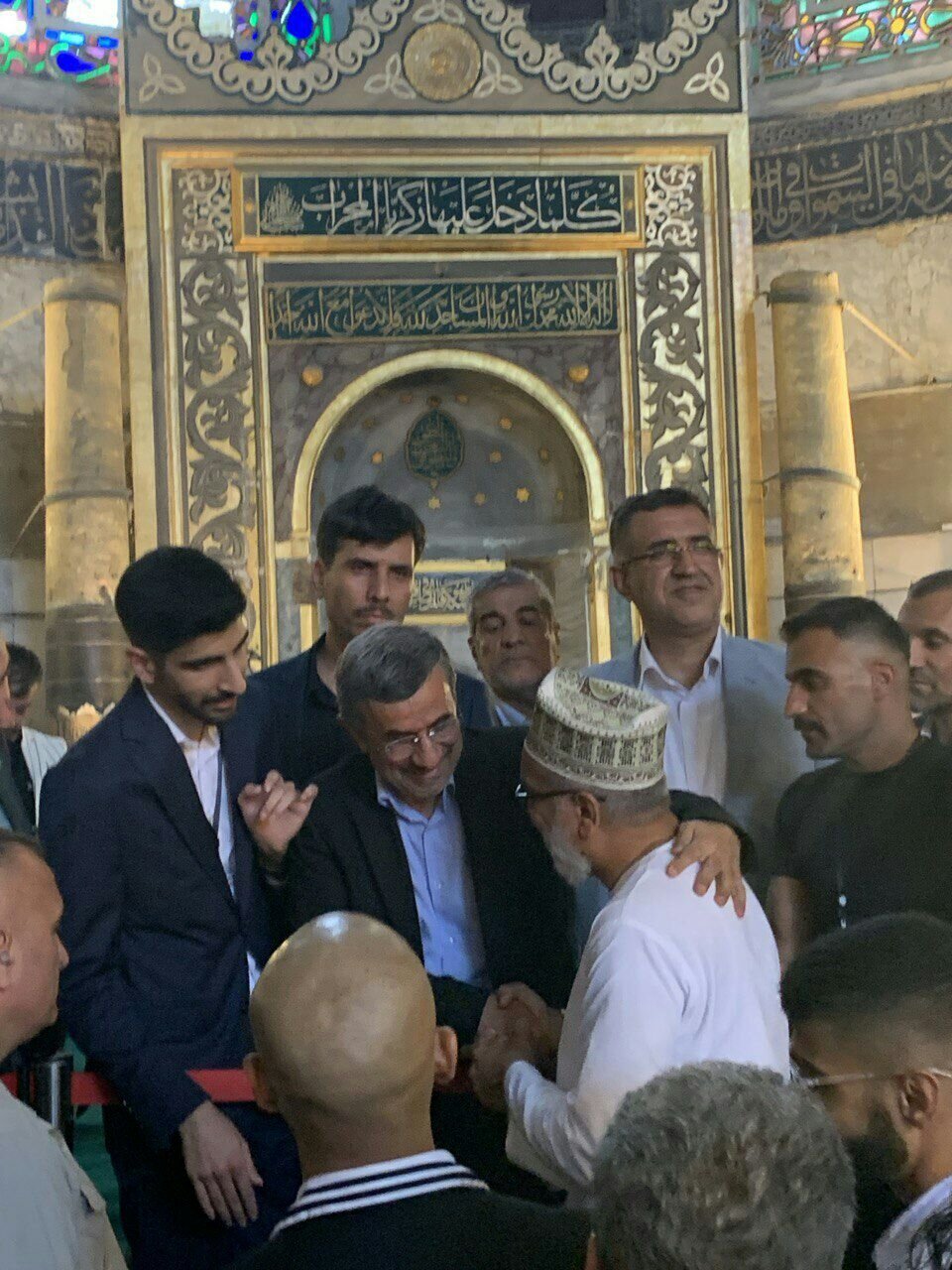 حضور محمود احمدی نژاد در ایاصوفیه استانبول در روز رأی گیری در ایران+ تصاویر