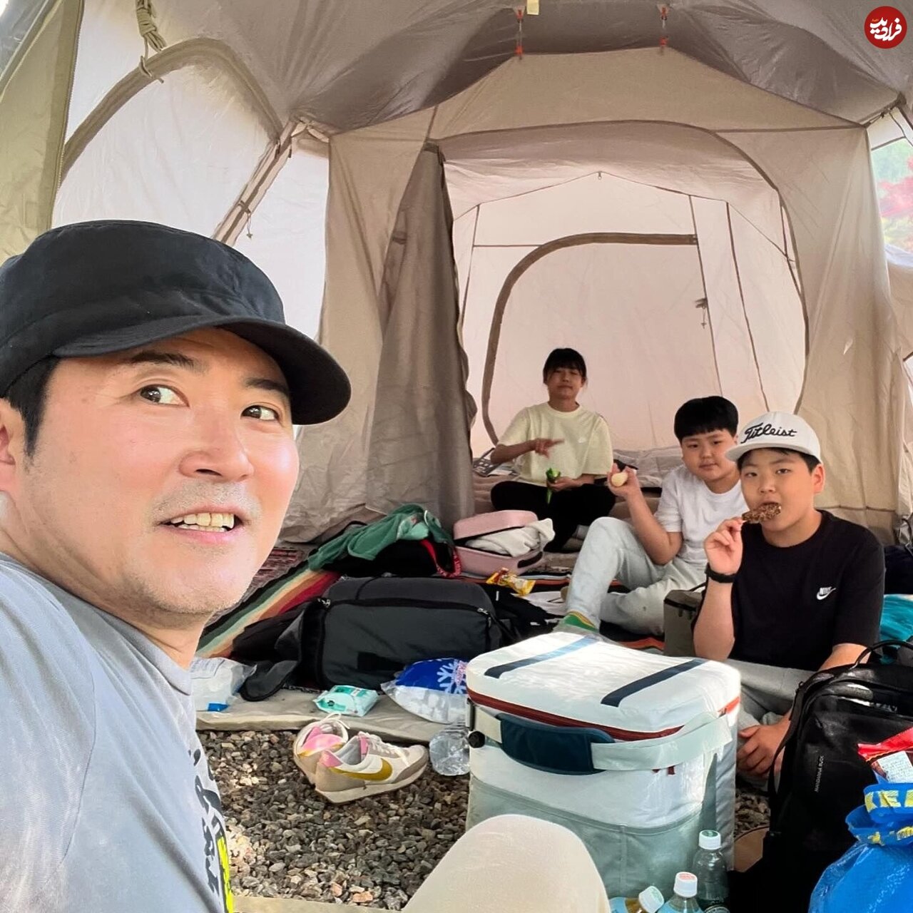 چهرهای متفاوت از بازیگر سریال یانگوم در کنار خانوادهاش/ عکس