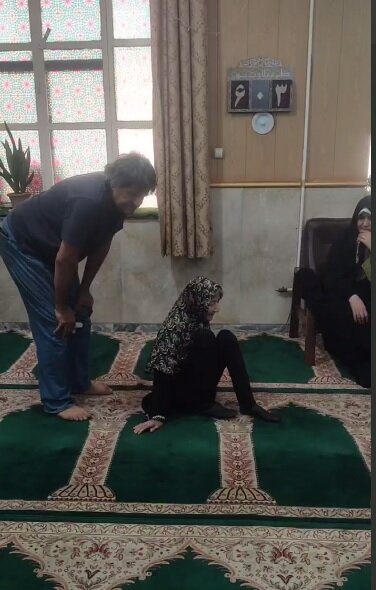 حضور کودکان پای صندوق های رأی/ رای دادن دخترخاله های ۱۰۰ ساله/ رای دهنده ای در بیرمنگام با لباس منقش به تصویر سردار سلیمانی/حواشی انتخابات ۱۵تیر