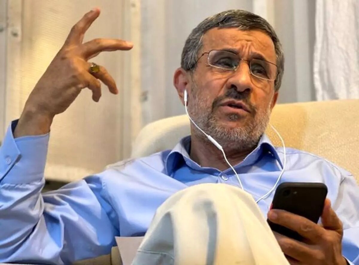 انتشار عکس‌های هنری از احمدی‌نژاد در توپکاپی استانبول از سوی رسانه نزدیک به او
