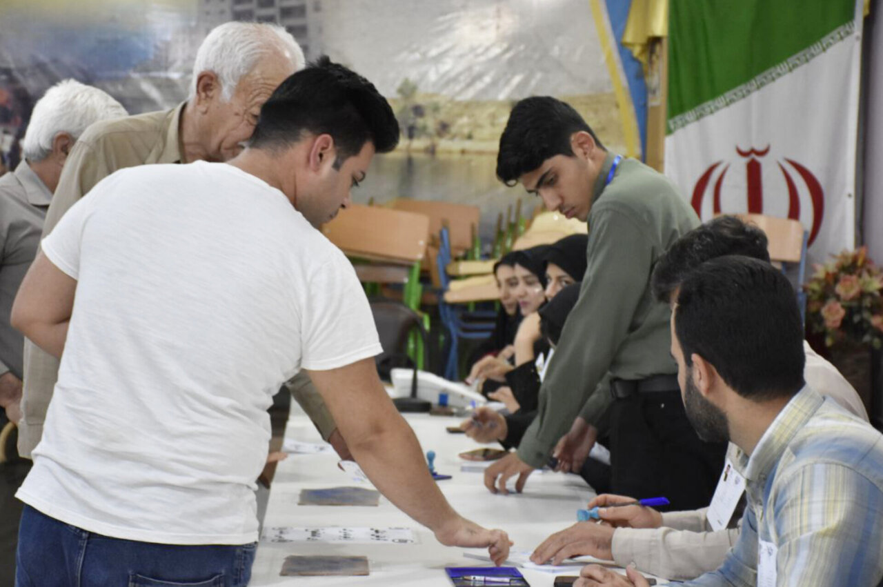 آمار جالب از رأی احمدی نژاد، هاشمی، قالیباف و کروبی در انتخابات سال ۸۴ /رأی پزشکیان در چند استان بیشتر از آراء جلیلی بود؟