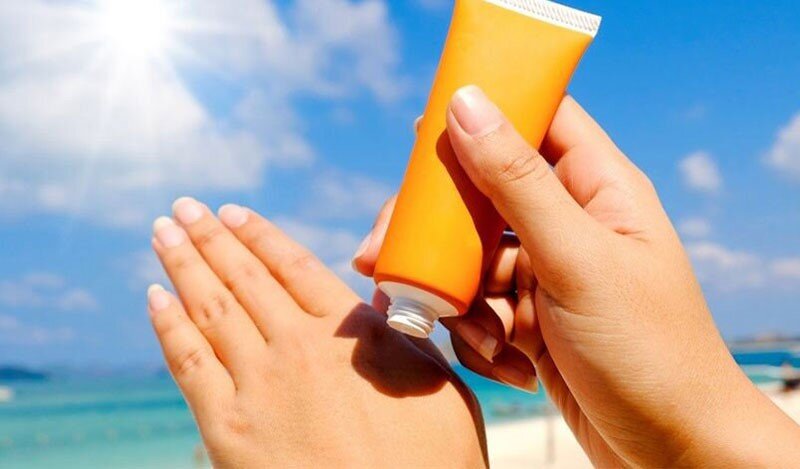 چند نکته در مورد کرم‌های ضدآفتاب را بدانید/ آیا کرم ضد آفتاب خراب می‌شود؟