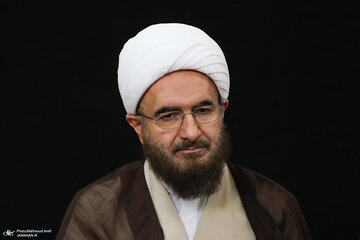 رئیس شورای سیاست گذاری ائمه جمعه: میتوان شهید چمران را بنیان گذار بسیج مردمی دانست / شهید چمران در درگیریهای غرب کشور از تجربیات لبنان استفاده کرد