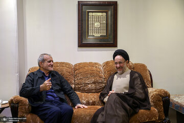 واکنش به ادعاها درباره سهمخواهی خاتمی از دولت پزشکیان/ دروغهای سخیف را باور نکنید واکنش به ادعاها درباره سهمخواهی خاتمی از دولت پزشکیان/ دروغهای سخیف را باور نکنید