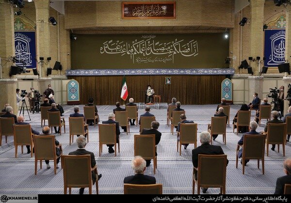 مرور تصویری دیدار خداحافظی 8 دولت پیشین با رهبر انقلاب / چه کسانی در قاب وداع بودند؟ 3