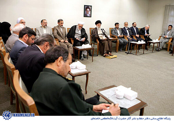 مرور تصویری دیدار خداحافظی 8 دولت پیشین با رهبر انقلاب / چه کسانی در قاب وداع بودند؟ 6