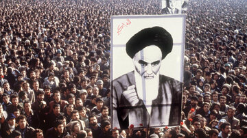 بازخوانی انقلابی که زنده است / کتابهایی درباره پیش و پس از شرایط انقلابی / جستوجوی نطفه انقلاب در موسیقی، ادبیات و خاطرات بازخوانی انقلابی که زنده است / کتابهایی درباره پیش و پس از شرایط انقلابی / جستوجوی نطفه انقلاب در موسیقی، ادبیات و خاطرات