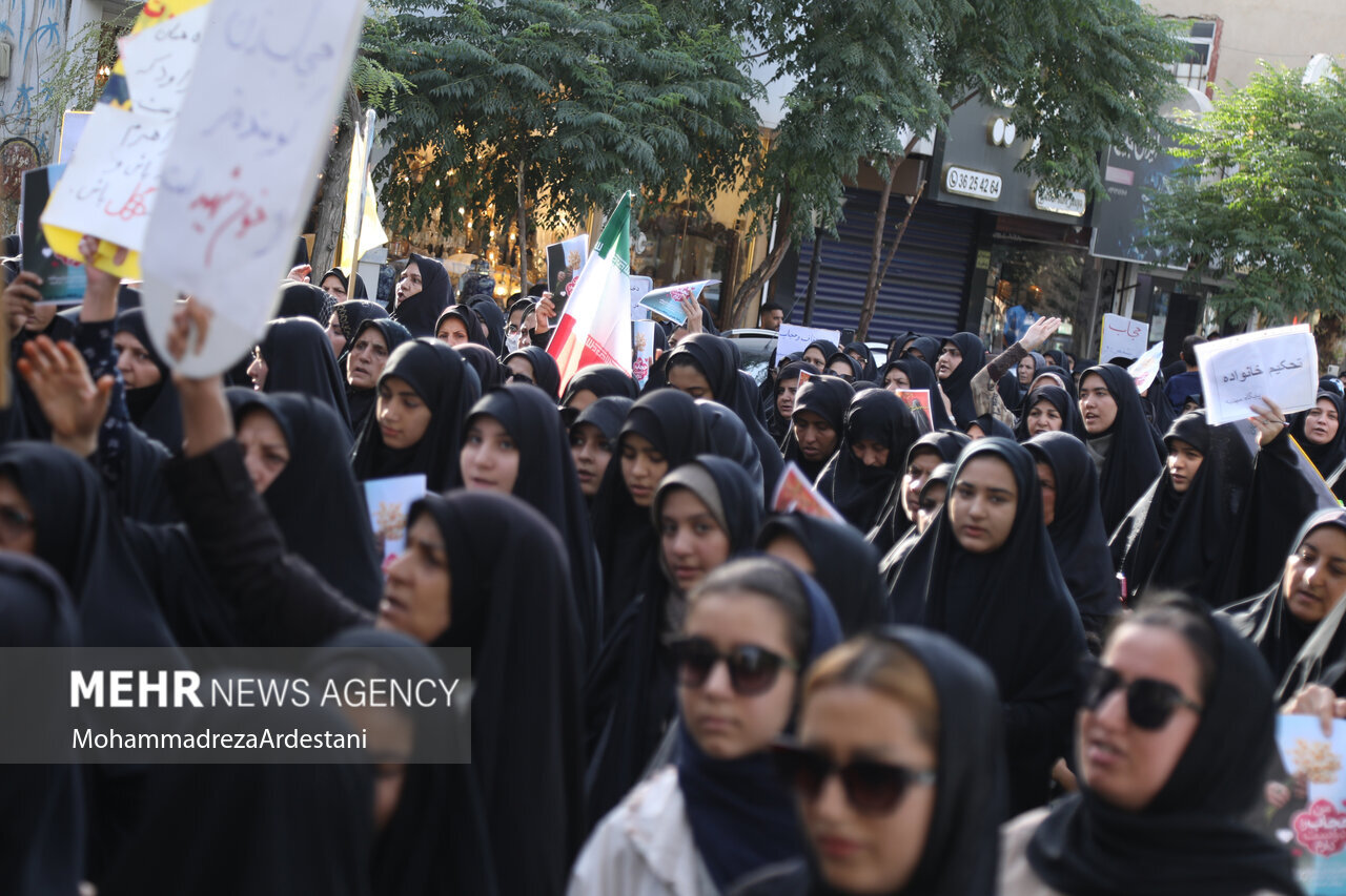 تصاویری از راهپیمایی روز عفاف و حجاب در تهران