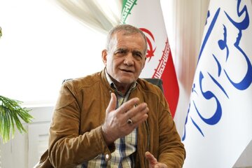 درخواست پزشکیان از کارگران برای پیشنهاد وزیر کار درخواست پزشکیان از کارگران برای پیشنهاد وزیر کار