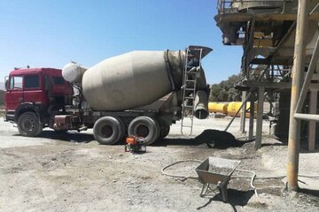 تصاویر | له کردن چهار خودروی سواری توسط میکسر بتن در بلوار فاطمیه تبریز