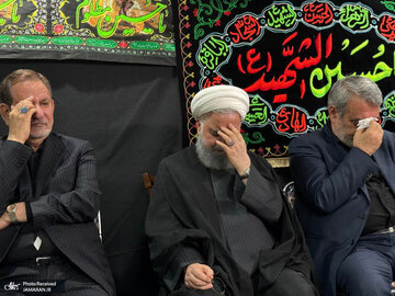 تصاویری از مراسم عزاداری در دفتر حسن روحانی با حضور دولتمردان سابق / زنگنه هم آمد