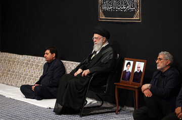 Supreme Leader attends mourning ceremony held on eve of Tasu’a