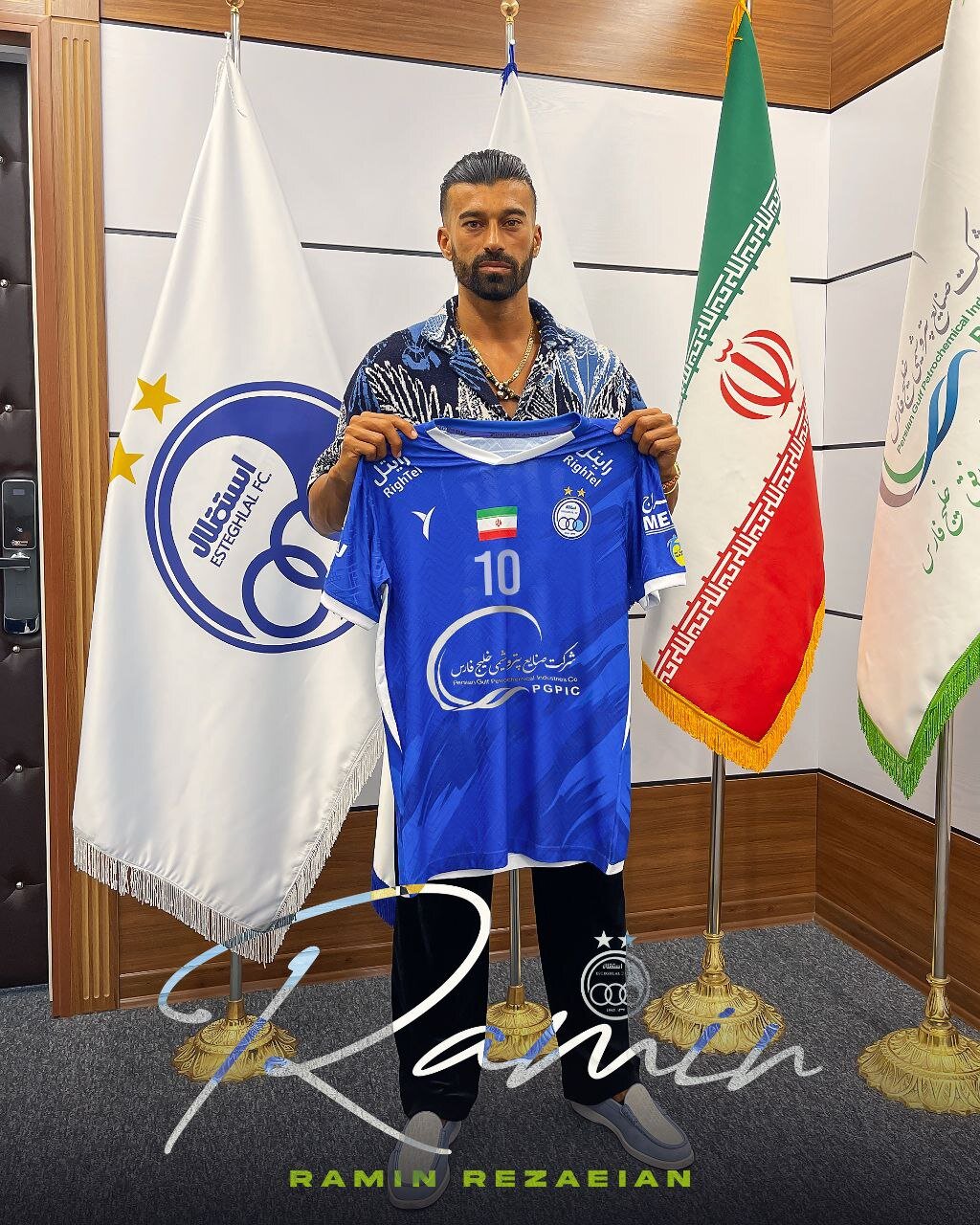 عکس | بمب بزرگ استقلال؛ رامین رضاییان در جمع آبیها