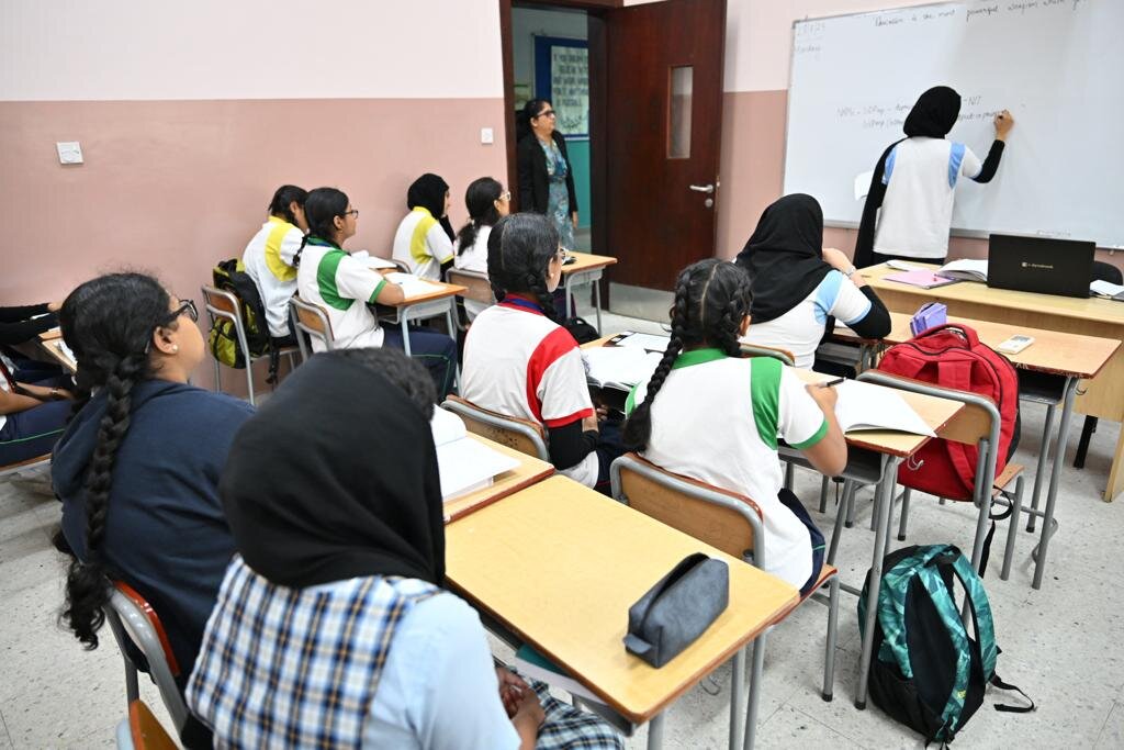 ساره امیری، زن بلوچ و ایرانی‌تبار وزیر آموزش و پرورش امارات شد/ عکس