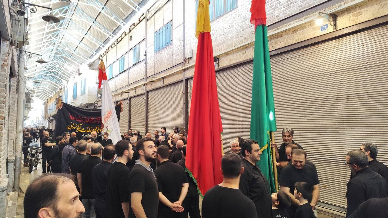 بازاریهای تهران اینطوری در تاسوعای حسینی عزاداری گرفتند/ عکس