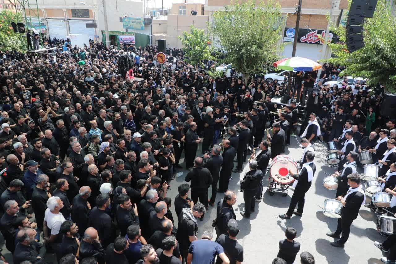 "نخلگردانی" تکیه جهادیه سمنان در روز تاسوعا