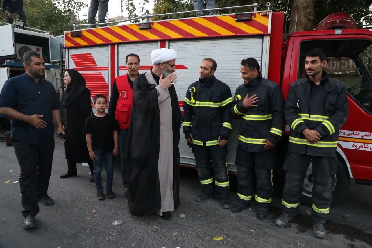 آیین نخلگردانی عزاداران شاهرودی در یازدهمین روز ماه محرم