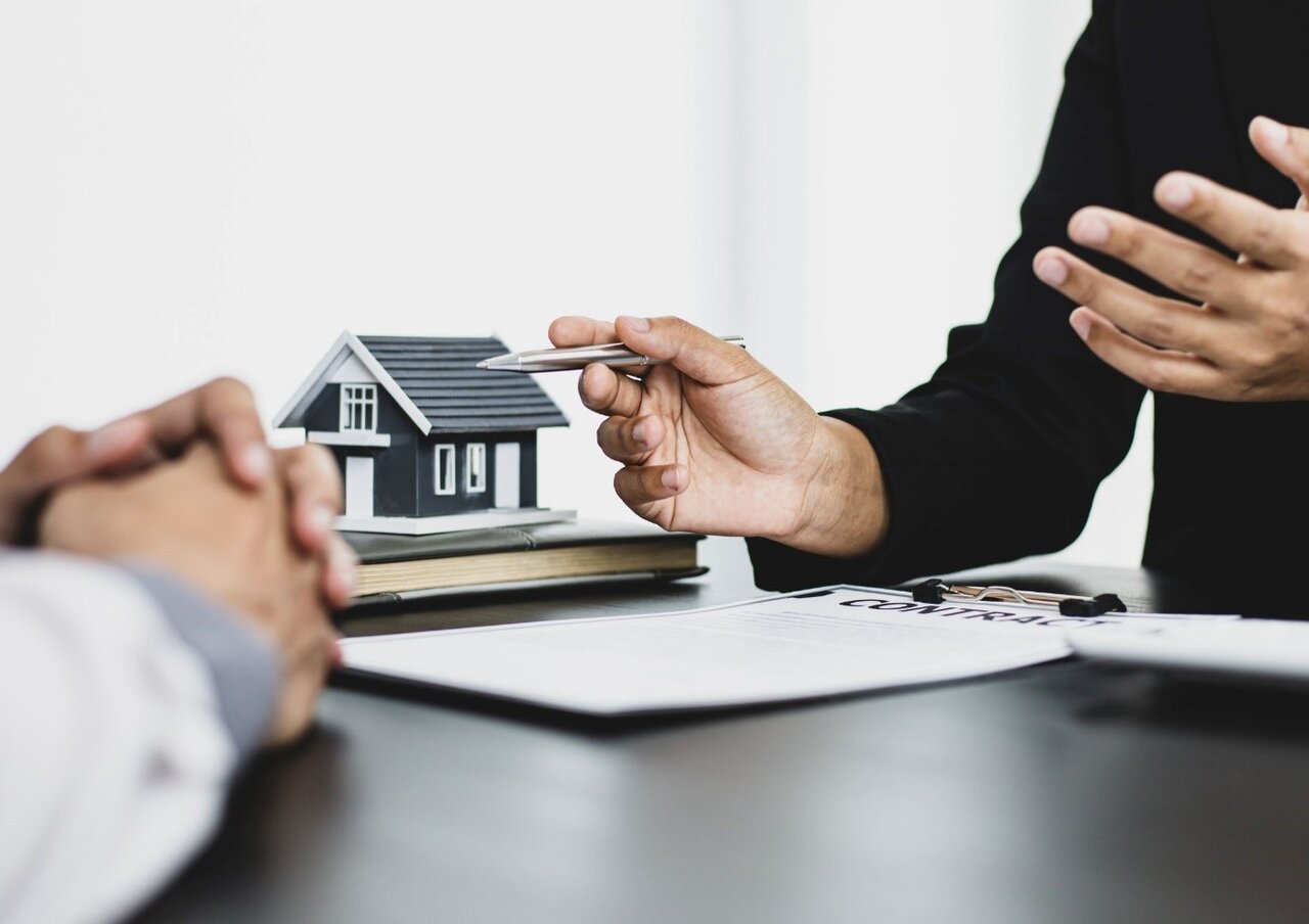 چرا بدون داشتن وکیل ملکی نباید هیچ اقدامی انجام دهید؟ نکاتی طلایی که باید بدانید