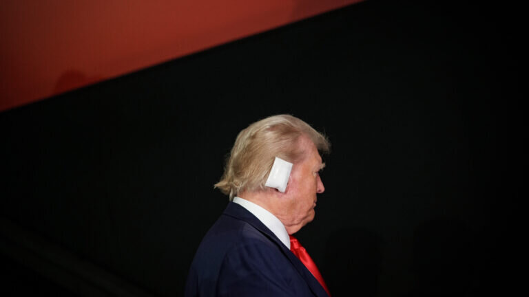 مردم آمریکا درباره ترور ترامپ چه میگویند؟/ یک نمایش بود یا کار خودی؟!