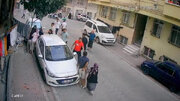 ببینید | تصاویر عجیب از تیراندازی خیابانی دو جوان مقابل دوربین‌!