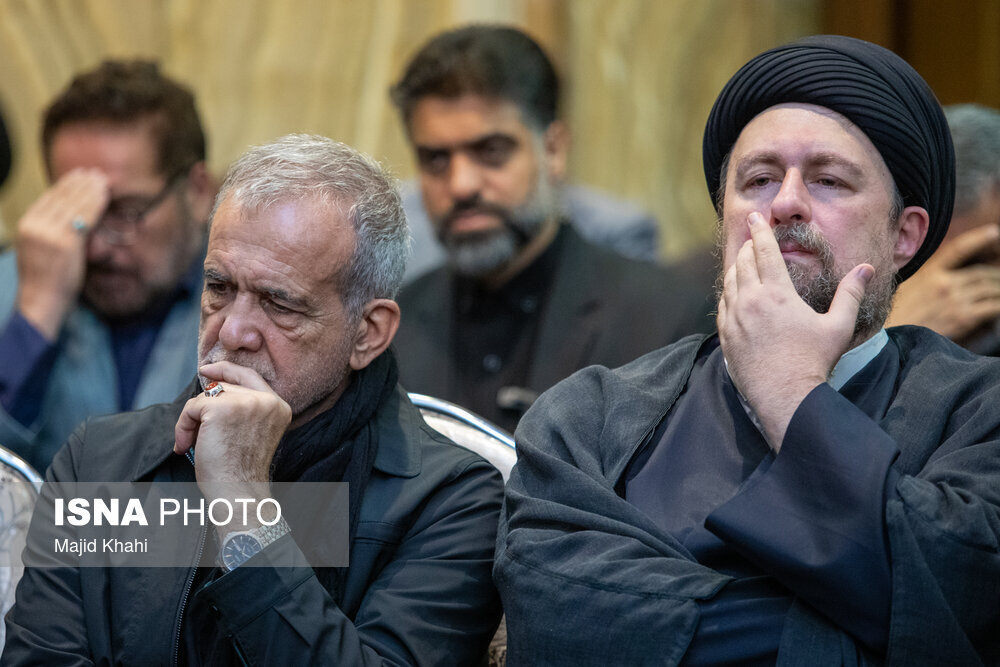 حضور چهرههای سرشناس سپاه در مراسم ترحیم پدر قائم مقام دفتر رهبری؛ از طائب تا سردار سلامی/ پزشکیان کنار سید حسن خمینی نشست