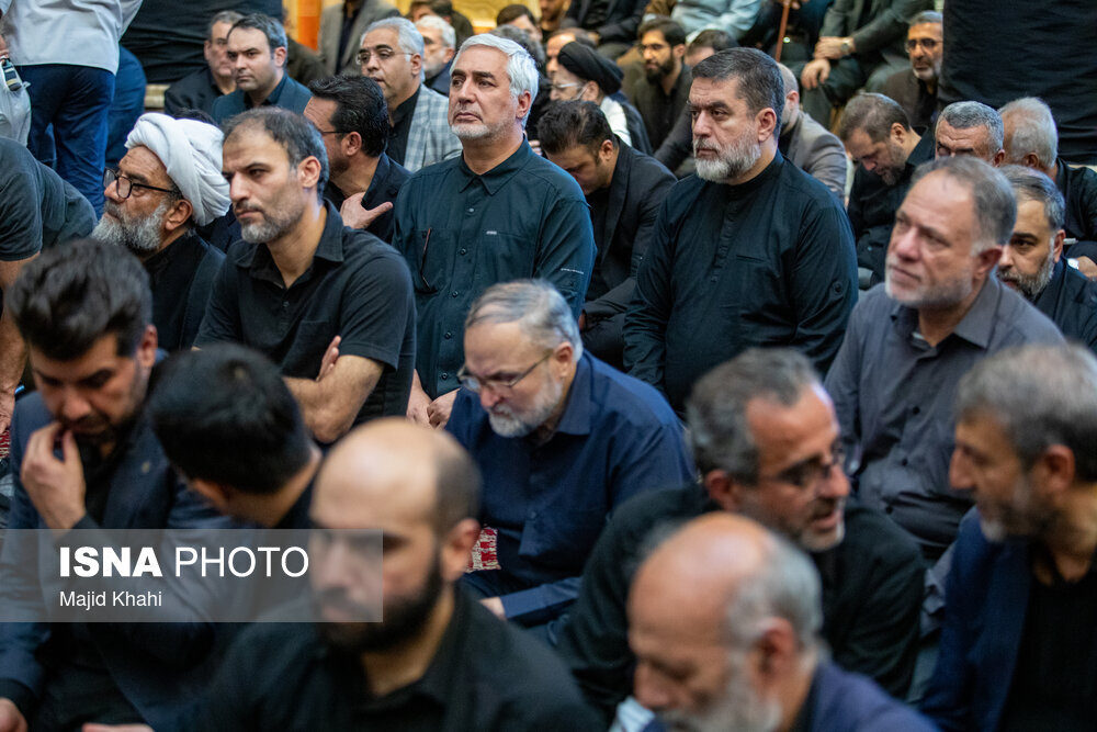 تصویری از حاتمیکیا و مشاور قالیباف کنار یکدیگر/ حاجیزاده و احمدیان؛ دو سردار با لباس شخصی به ختم رفتند