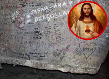 مقدسترین محراب گمشده جهان مسیحیت، در مضحکترین حالت ممکن کشف شد/ عکس مقدسترین محراب گمشده جهان مسیحیت، در مضحکترین حالت ممکن کشف شد/ عکس