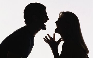 چرا زوجها همان دعواهای قدیمی خود را سالها تکرار میکنند؟ چرا زوجها همان دعواهای قدیمی خود را سالها تکرار میکنند؟