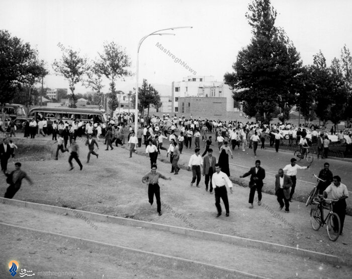 تصاویری از  استقرار تانکها در خیابانهای تهران در ۳۰ تیر /قیامی که به بازگشت مصدق انجامید /مرگ در زیرزمین بیمارستان سینا جولان می دهد