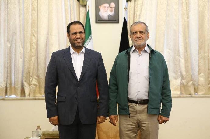 وزیر آموزش و پرروش در دیدار با پزشکیان: مسائل آموزش و پرورش در یک دولت یا دو دولت حل نمیشود/ وزرای ارشاد و بهداشت هم بودند+ تصاویر