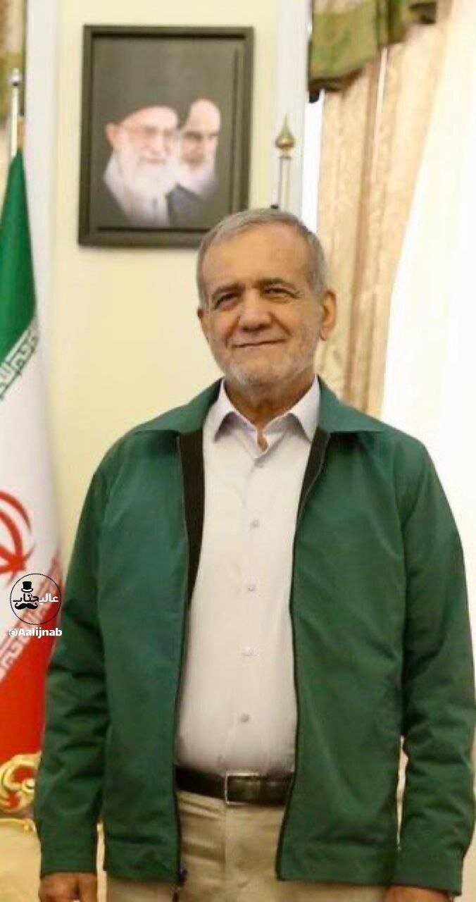 عکس | ماجرای تغییر رنگ لباس پزشکیان؛ یک کاپشن با دو رو و دو رنگ!