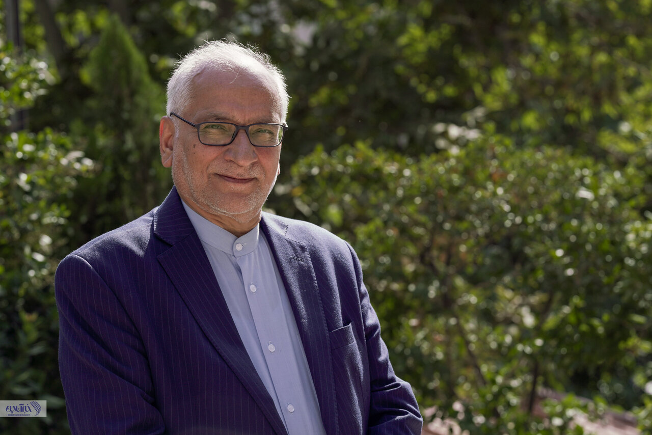 مرعشی: معاون اول نمی شوم /ایران و آمریکا فعلا مذاکره نمیکنند زیرا.../احتمالا فیلترینگ رفع و گشت ارشاد حذف می شود /دولتِ مونتاژی دولت خوبی نیست