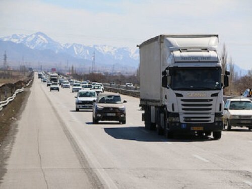سهم تردد خودروهای سنگین در قزوین ۱۶درصد است