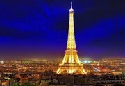 ببینید | نور افشانی برج ایفل با ورود کاروان فرانسه به محل رود سن