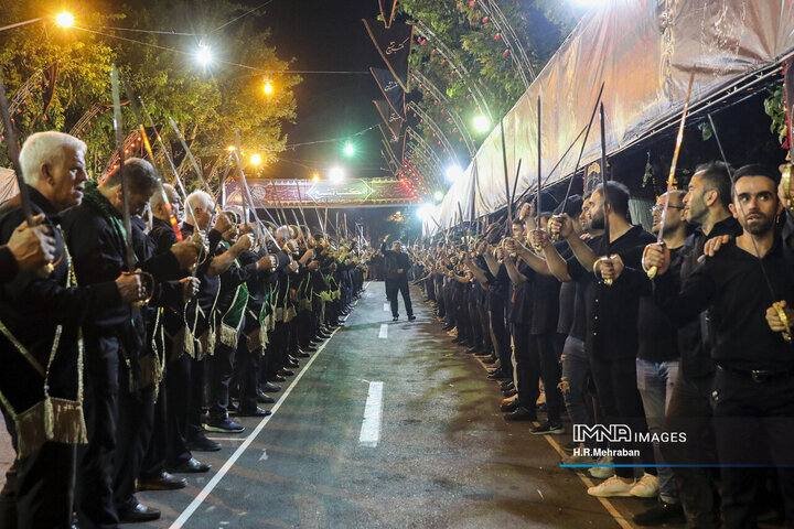 حضور در دسته ( شاه حسین ) گویان آذری های تهران