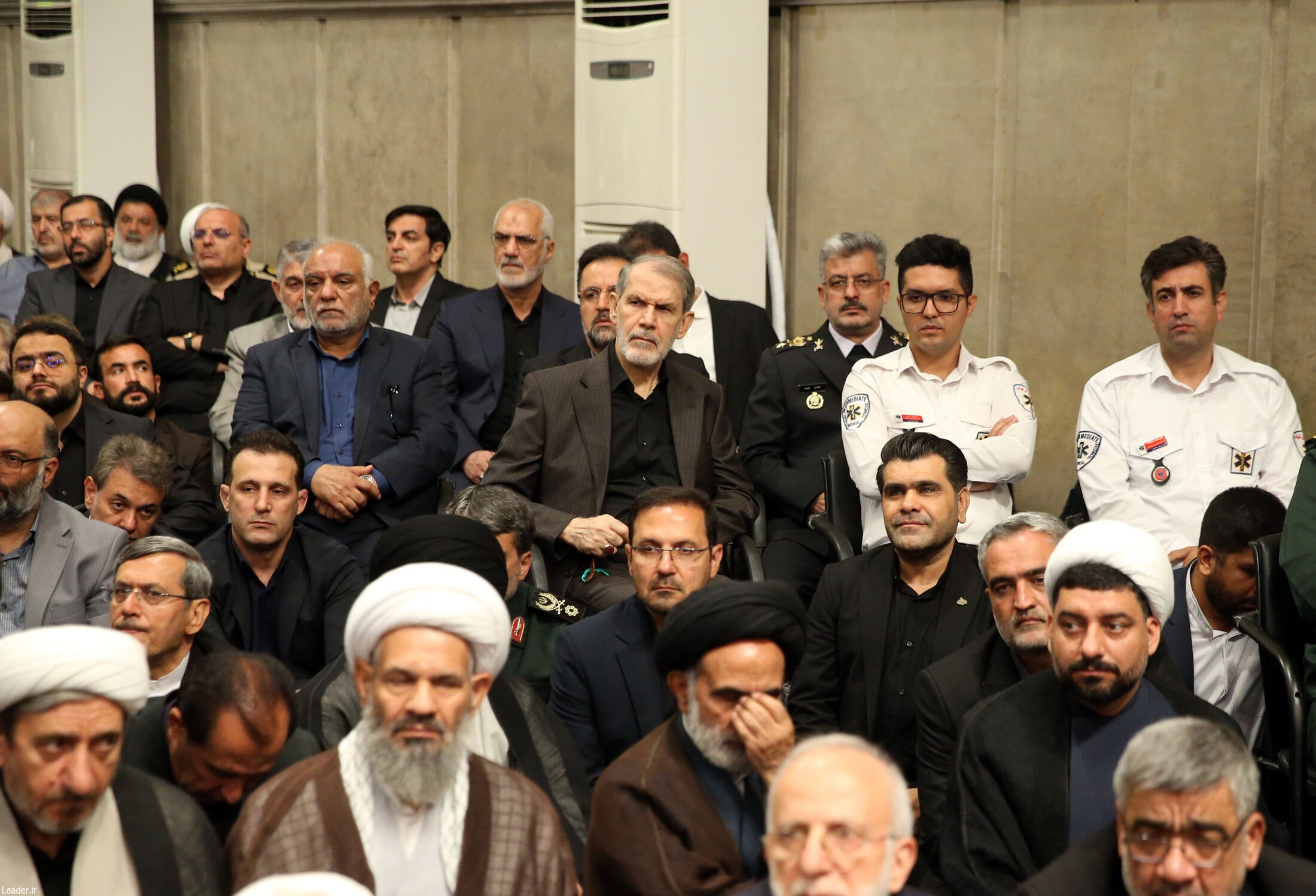 تصویری از صادق محصولی، سردار دهقان و صادق خرازی در بیت رهبری