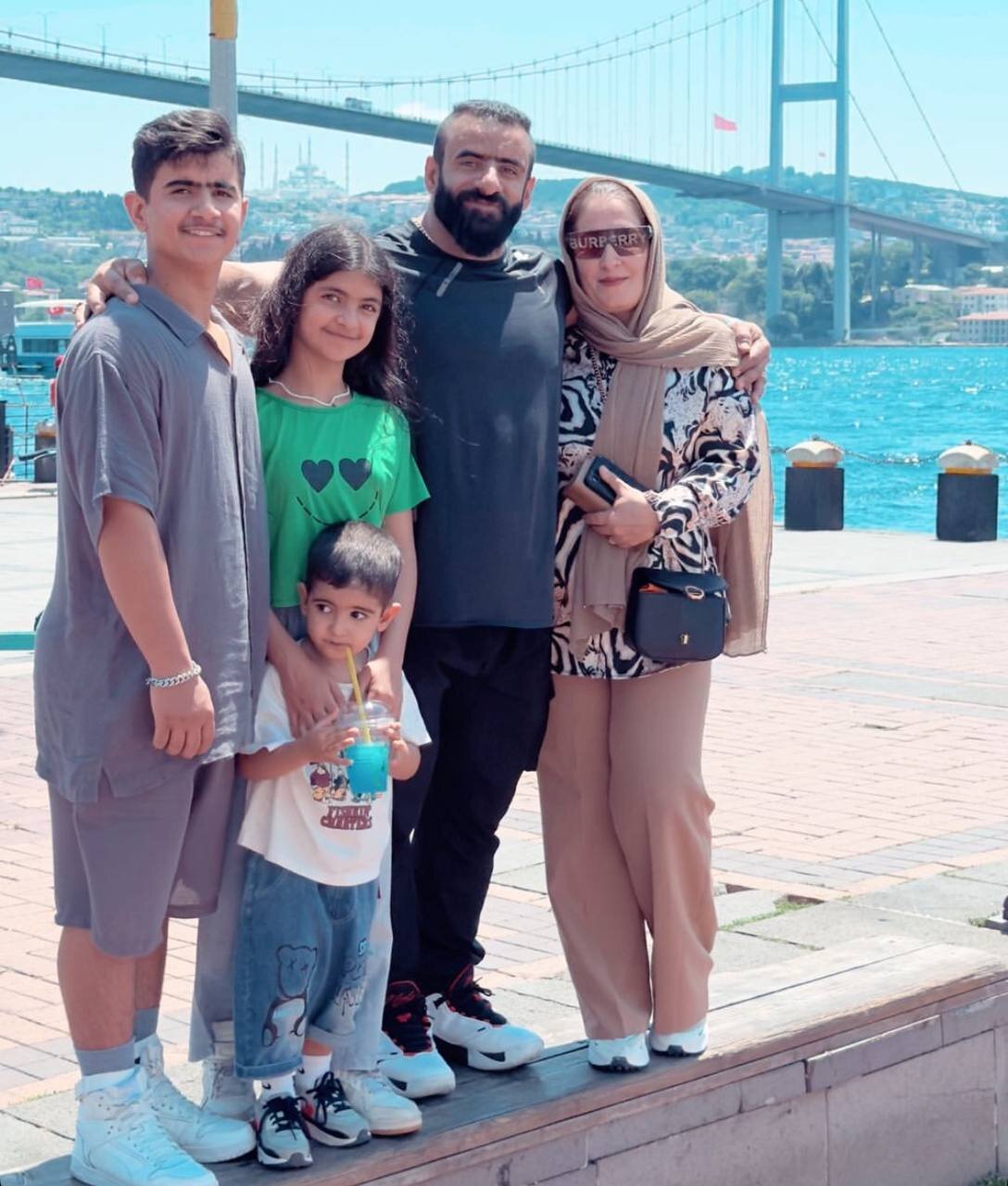 عکس | گشتوگذار خانوادگی هادی چوپان در تابستان