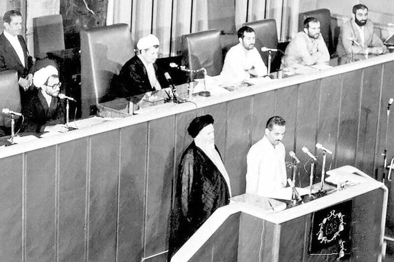 آیتالله هاشمی؛ رکورددار برگزاری مراسم تحلیف /روحانی در حضور لاریجانی ها سوگند خورد/یزدی کنار خاتمی ایستاد، شاهرودی کنار احمدی نژاد +جدول