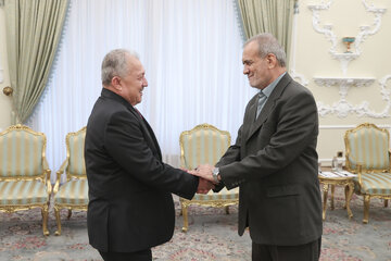 Pezeshkian vows to strengthen ties with Uzbekistan