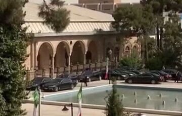 مهمانان خارجی با این خودروهای لوکس وارد مجلس شدند+ تصاویر مهمانان خارجی با این خودروهای لوکس وارد مجلس شدند+ تصاویر