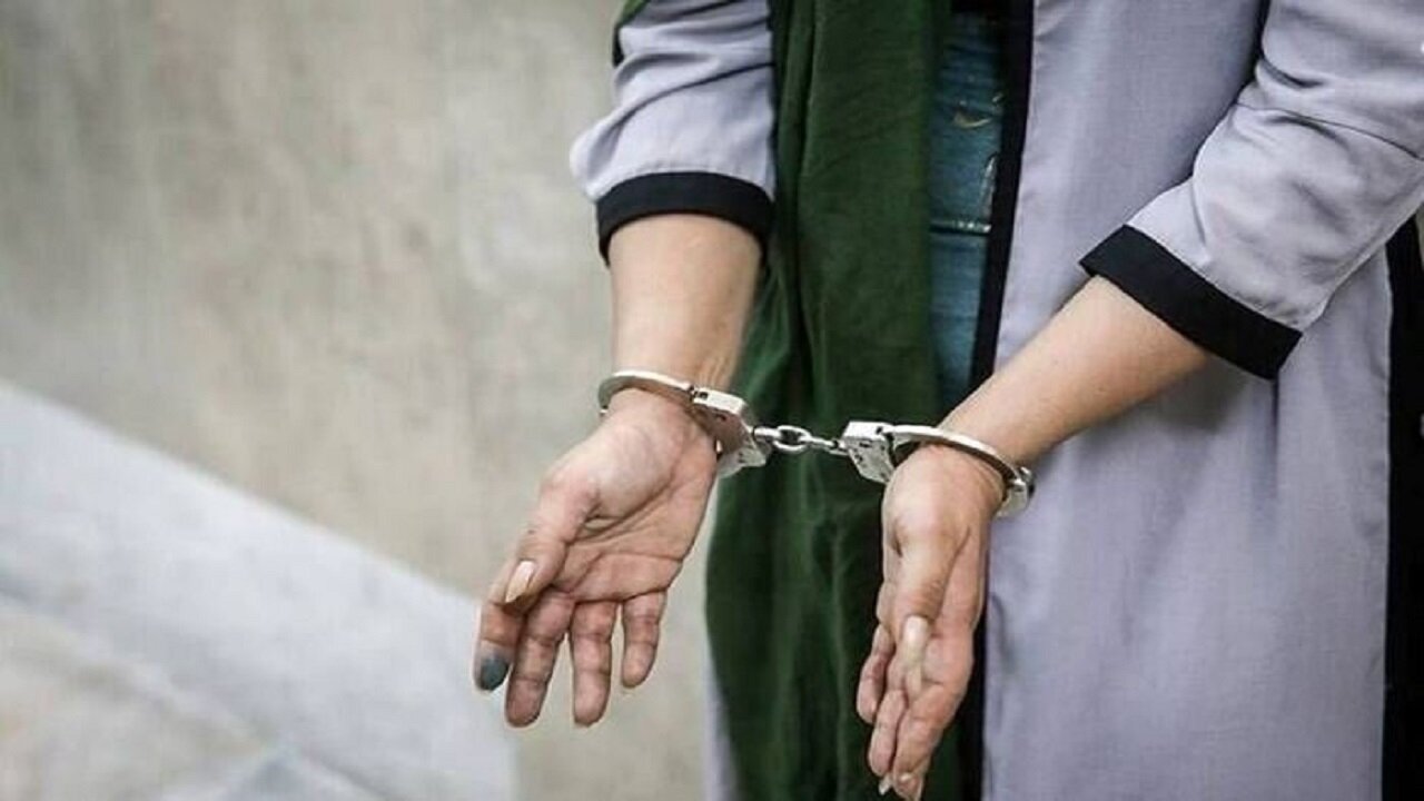 پخش تصاویر نیمه عریان در فضای مجازی/ این زن بازداشت شد