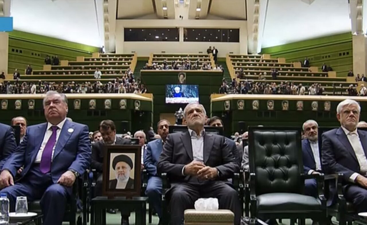فوری /مسعود پزشکیان سوگند ریاست جمهوری را ادا کرد +عکس