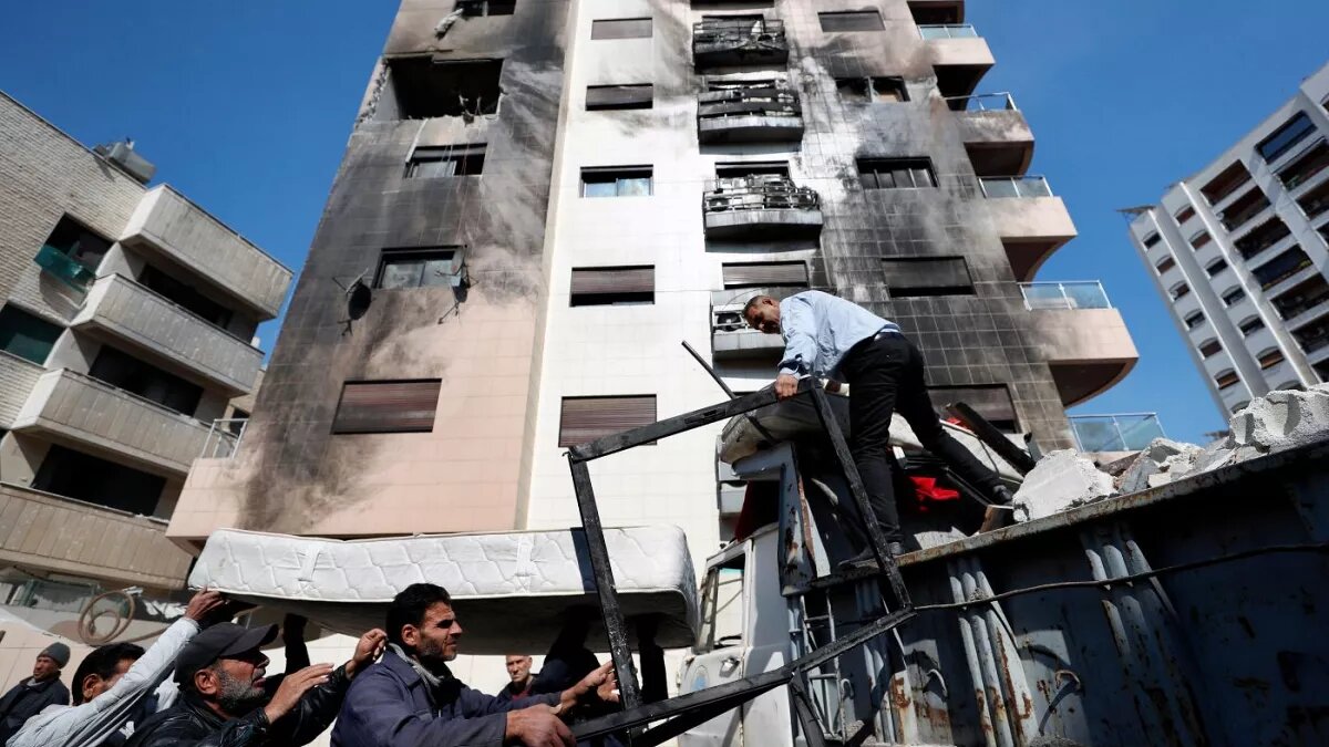 ببینید | اولین تصاویر از وضعیت ساختمانی که در بیروت هدف حمله اسرائیل قرار گرفت
